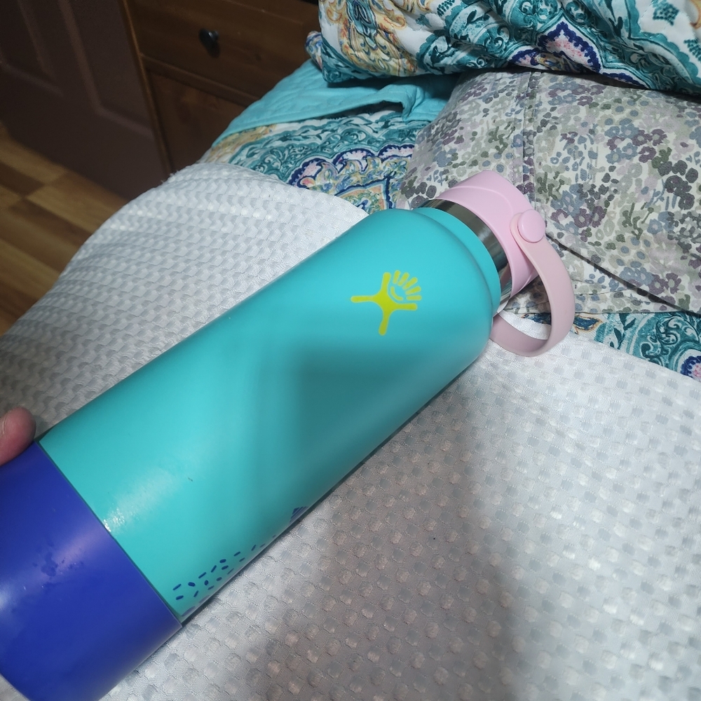 HYDROFLASK HAWAII LIMITED EDITION  WATER BOTTLE 40 oz - Picture 3 of 8